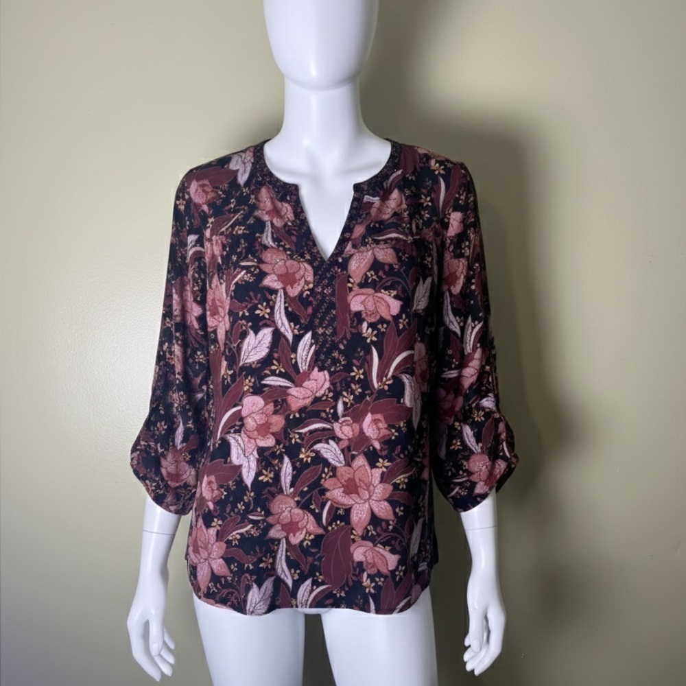 DR 2 Floral V-Neck Women's Top - Pink and Black